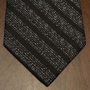 No Boundaries Black Hand Made 100% Polyester Men’s Neck Tie Made In China ￼